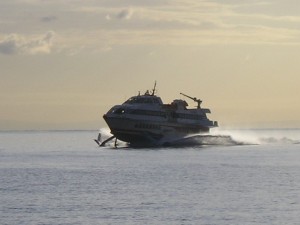 Hydrofoil arriving