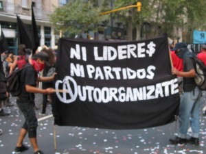 Neither leaders, nor parties, self-organized. The local anarchists make an appearance.